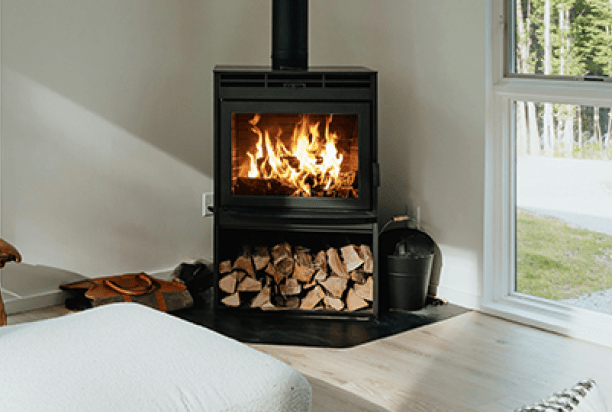 Poêles à bois - contemporain et performant - ISOFRANCE Fenêtres &amp; Energies