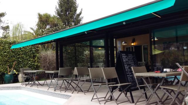 Store de Terrasse Monobloc JADE chez ISOFRANCE fenêtres et énergies