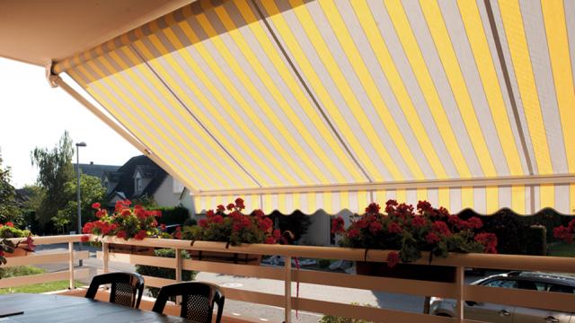 Store de Terrasse Monobloc LOGGIA chez ISOFRANCE fenêtres et énergies