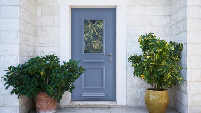 Porte d'entrée aluminium Ligne Prestige Gamme Tradition de Isofrance Fenêtres & Energies