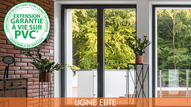 Photo d'ambiance présentation porte-fenêtre PVC Ligne ELITE REFERENCE chez ISOFRANCE Fenêtres et Energies