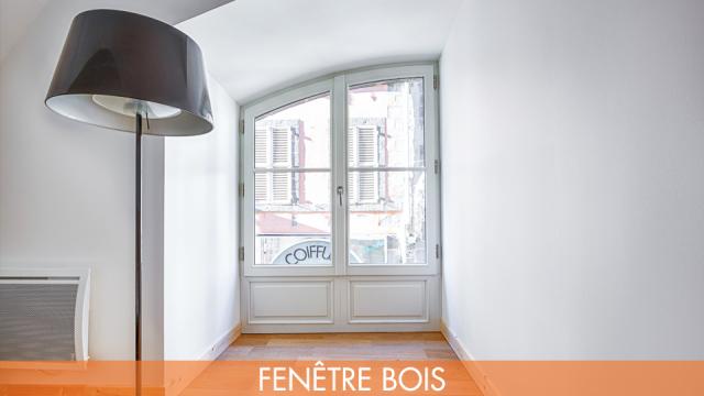 Fenêtre Bois ESTIBELLE - Performance et Esthétisme - ISOFRANCE Fenêtres & Energies