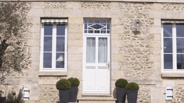 Porte d'entrée Bois Vitrée - La porte de vos envies - Isofrance fenetres et energies