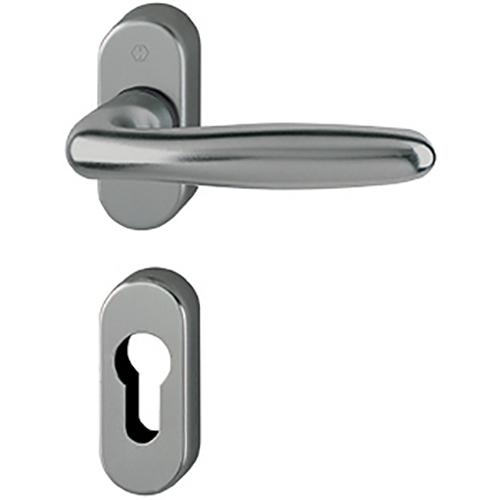 Double béquille ovale inox sur rosace de série sur les portes PVC Elégance gamme Tradition