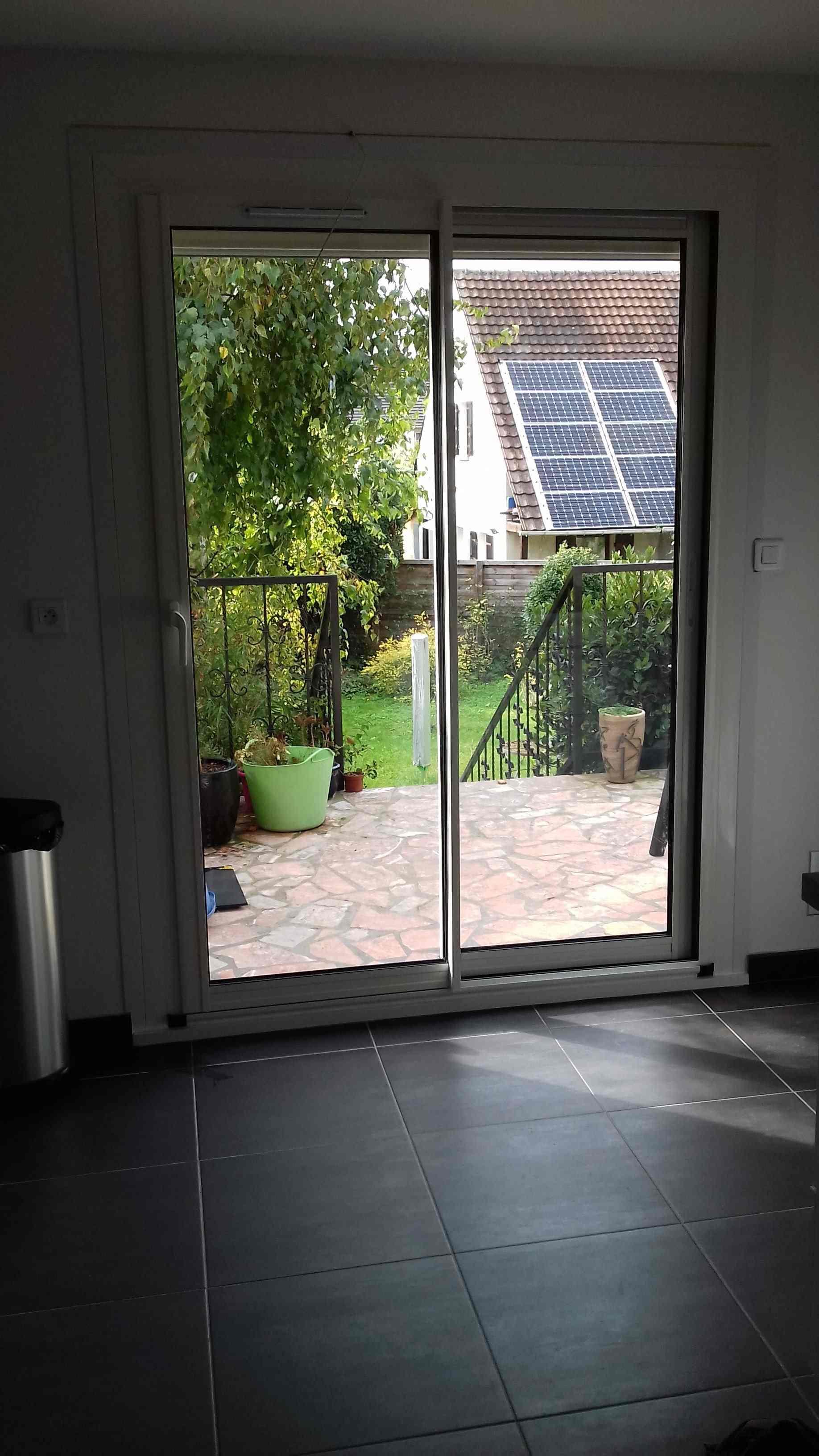 ISOFRANCE fenêtre coulissante blanche