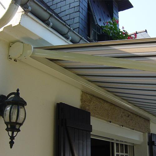 Coloris d'armature pour les stores de terrasse AMBRE Isofrance fenêtres et énergies