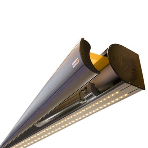 Eclairage intégré sur store de terrasse RUBIS chez ISOFRANCE Fenêtres et énergies