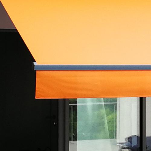 Lambrequin fixe sur store de terrasse On'x chez ISOFRANCE Fenêtres et énergies