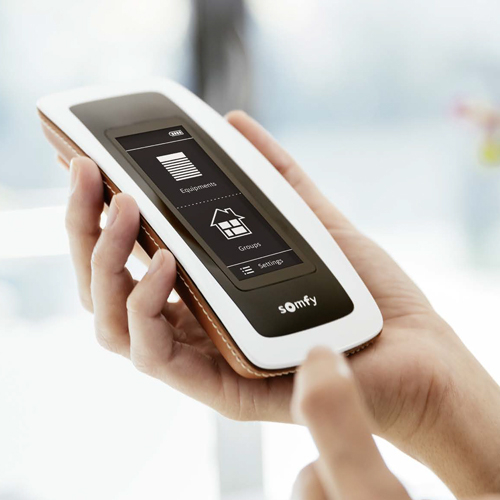 Télécommande centralisée pour votre store de terrasse LOGGIA ISOFRANCE Fenêtres et énergies