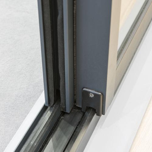 Zoom sur rail polyamide coulissant ESPACE ISOFRANCE Fenêtres et energies