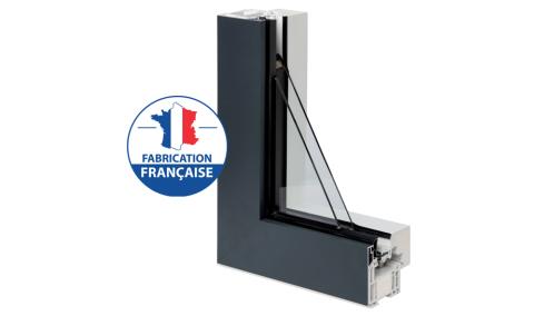 Photo d'angle porte-fenêtre Mixte PVC/ALU CREATION chez ISOFRANCE Fenêtres et Energies