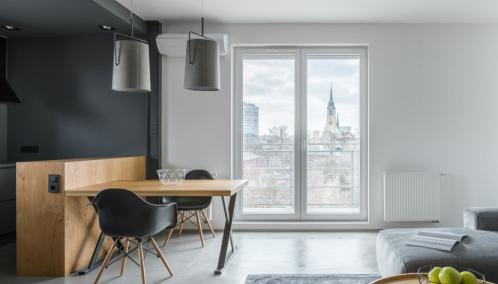 Photo d'ambiance porte-fenêtre Mixte PVC/ALU CREATION chez ISOFRANCE Fenêtres et Energies